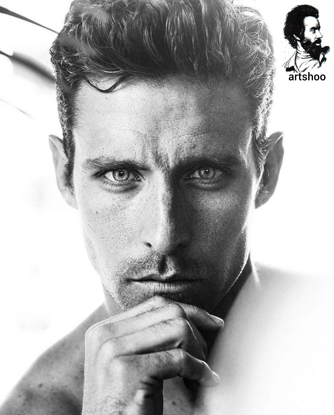 مدل پرتره سیاه قلم